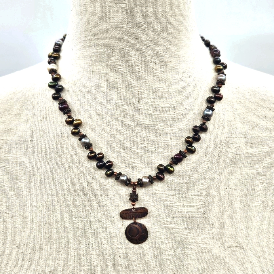 Multicolor Real Pearls And Copper Necklace